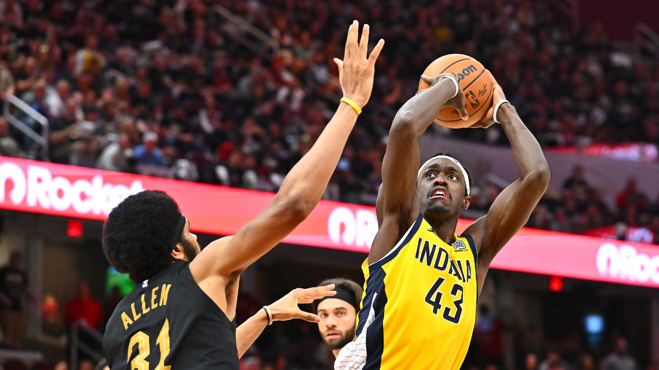 九游-夺冠引发热议!,西亚卡姆在湖人比赛中险胜引发球迷热议-九游